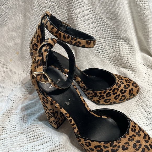 MARCIANO ANIMAL PRINT PUMPS - Picture 5 of 12